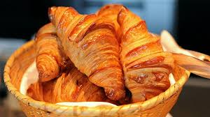 Bánh sừng bò truyền thống (Croissant plain)