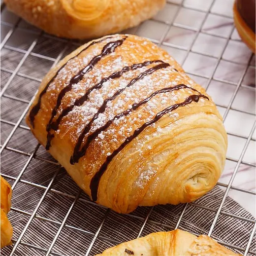 Bánh sừng bò sô cô la (Croissant au)